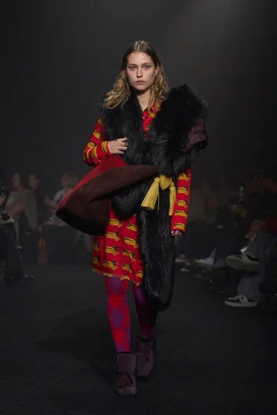 Look 38